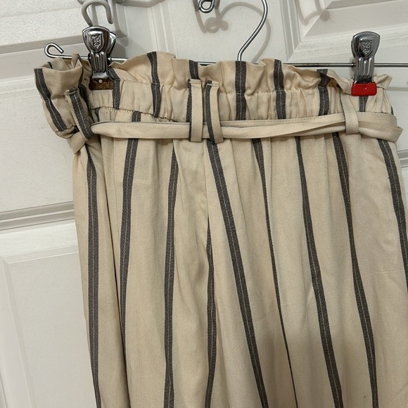 H&M Striped Beige Paperbag Waist Pants size 4 belted - Picture 5 of 8